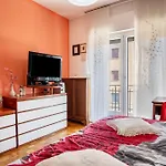 Re 1 Apartment