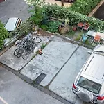 Re 1 Apartment