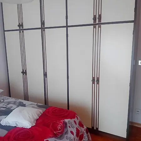 Re 1 Apartment